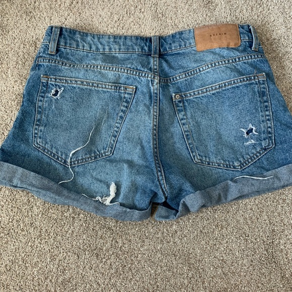 H&M Boyfriend style denim shorts - Picture 2 of 3